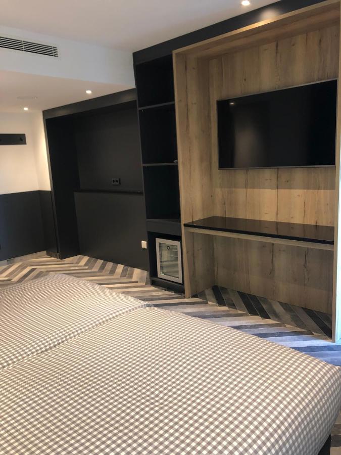 Hotel Deluxe